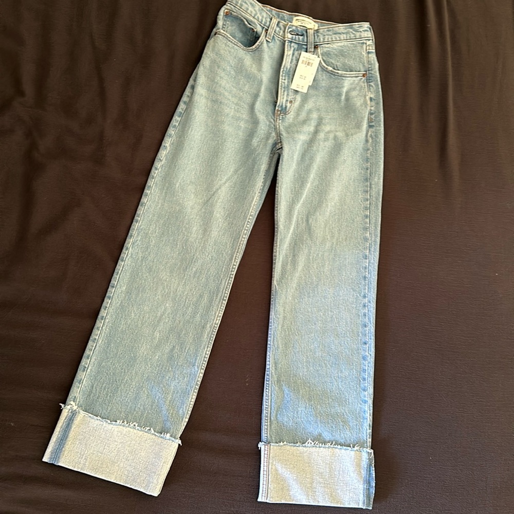Abercrombie & Fitch Women's High Rise 90s Relaxed Jean Medium with Cuff Hem